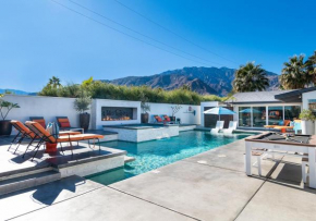 Luxury Desert Oasis